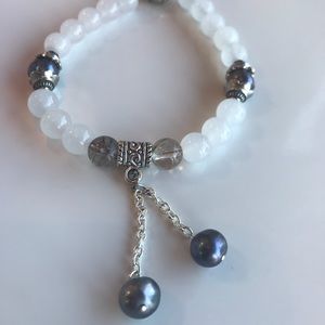 Bracelet with natural stones